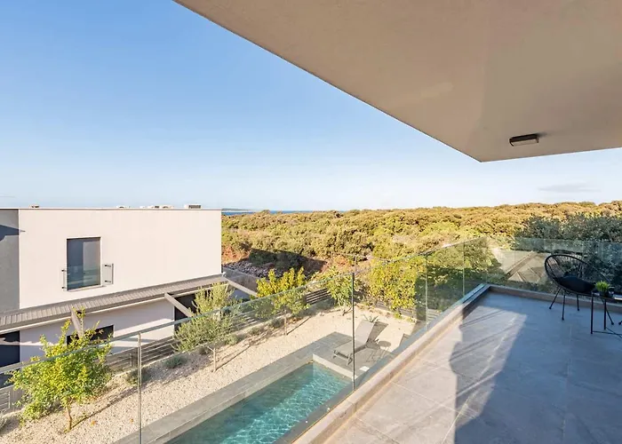 Marton - Mandre, Pag Villa