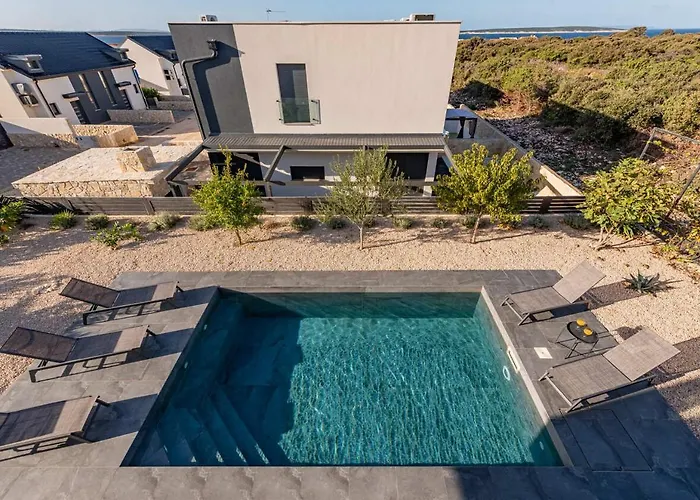 Marton - Mandre, Pag Villa