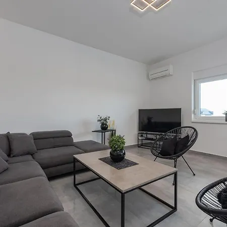 Villa Marton - Mandre, Pag