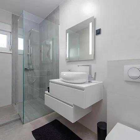 Marton - Mandre, Pag