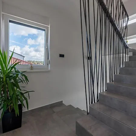 Marton - Mandre, Pag Villa