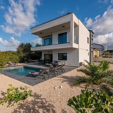 Marton - Mandre, Pag Kolan